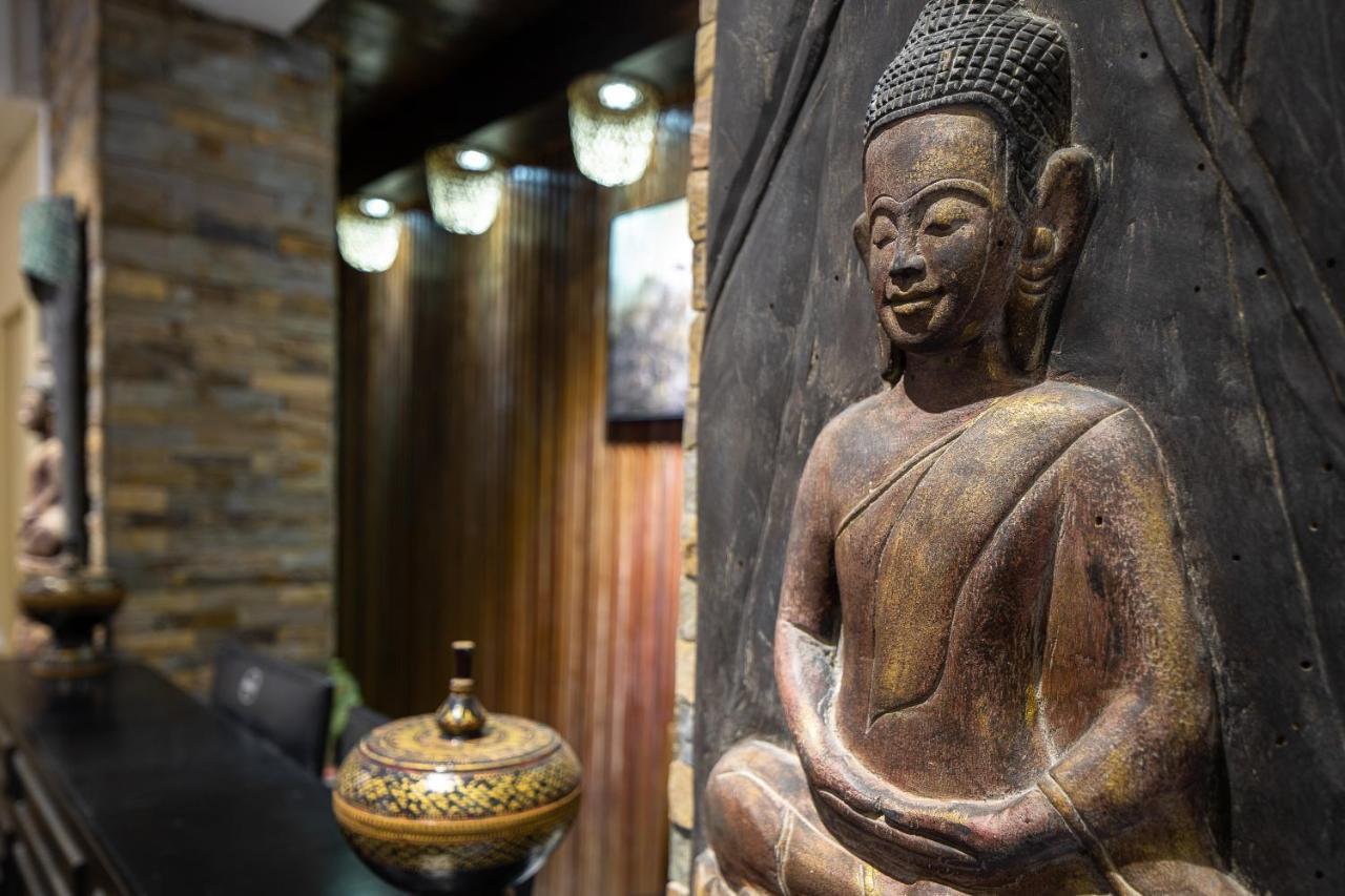 Botum Palace Hotel Phnom Penh Ngoại thất bức ảnh