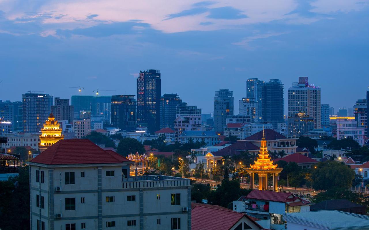 Botum Palace Hotel Phnom Penh Ngoại thất bức ảnh