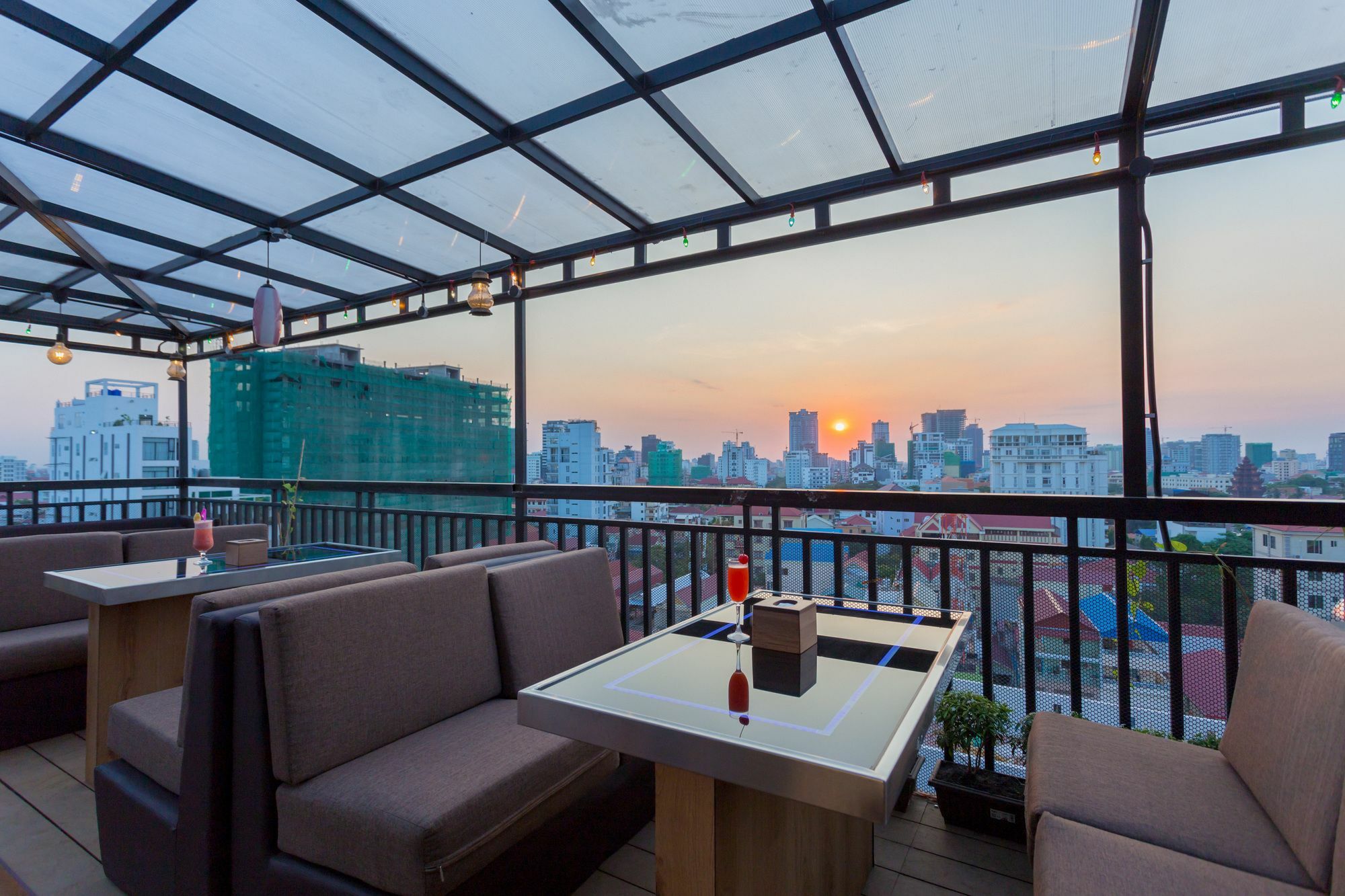 Botum Palace Hotel Phnom Penh Ngoại thất bức ảnh