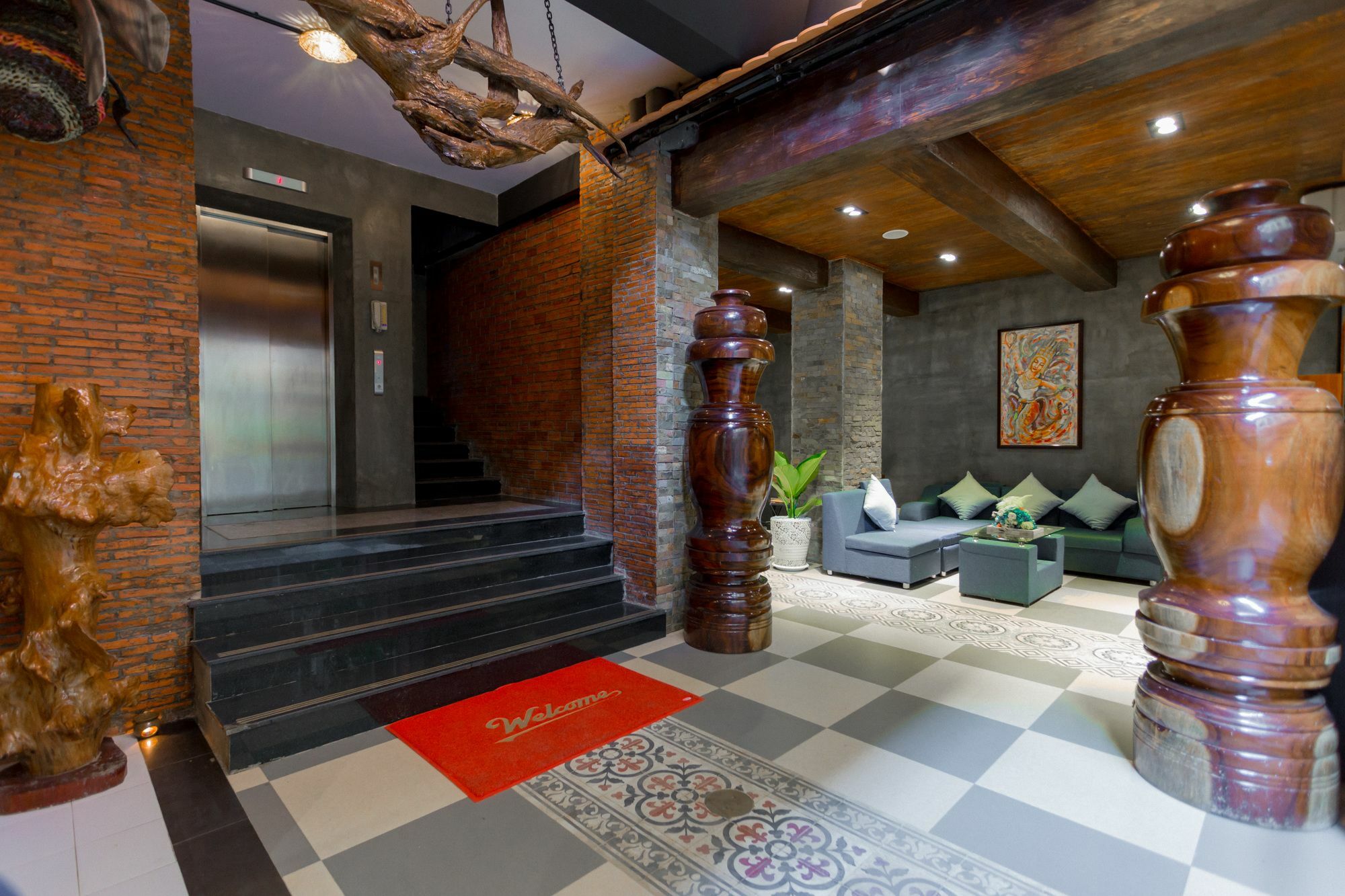 Botum Palace Hotel Phnom Penh Ngoại thất bức ảnh
