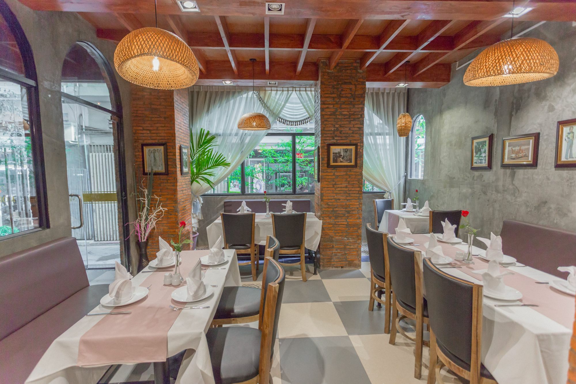 Botum Palace Hotel Phnom Penh Ngoại thất bức ảnh