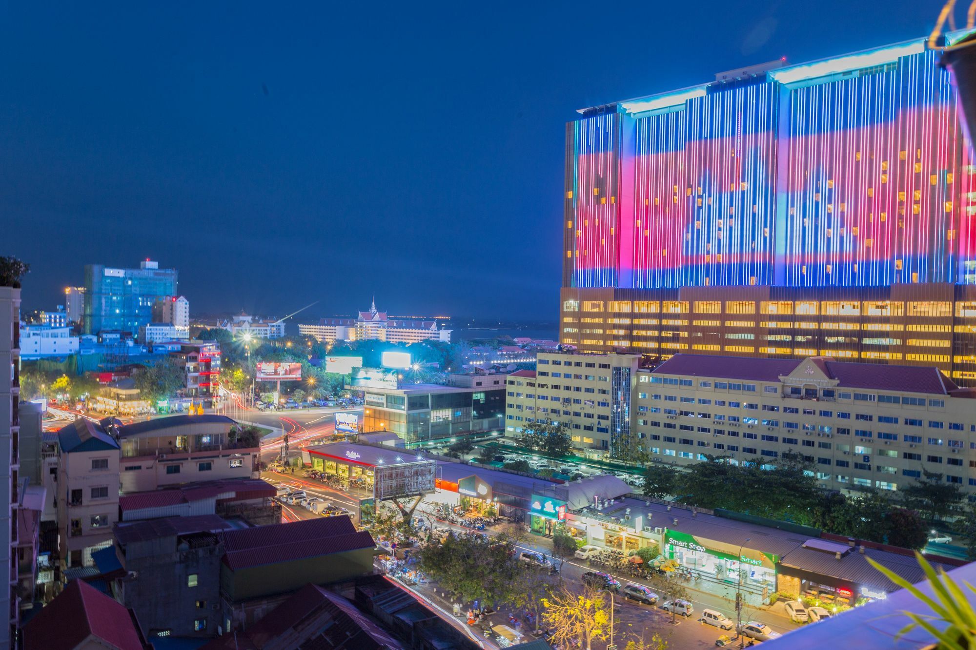 Botum Palace Hotel Phnom Penh Ngoại thất bức ảnh