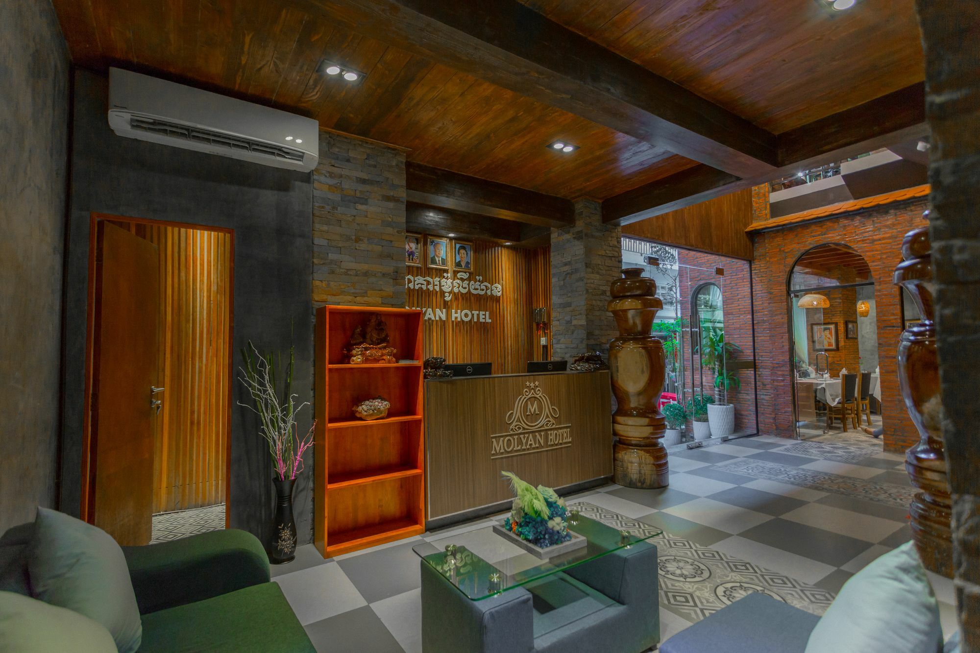 Botum Palace Hotel Phnom Penh Ngoại thất bức ảnh